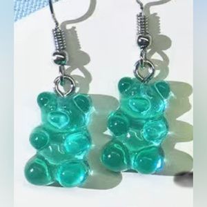 Women’s/girls pierced earrings